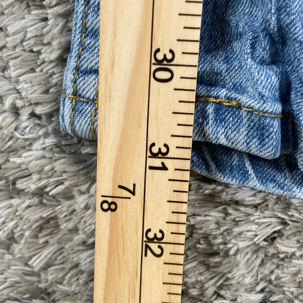 Levis measurements waist